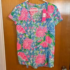 Lilly Pulitzer Etta tshirt. Blue Bunny Business print.